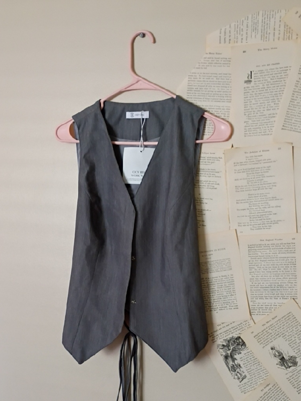 NWT Cicy Bell Gray Vest